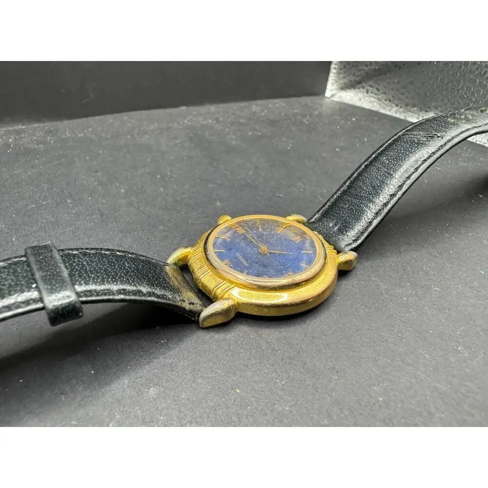 Fossil watch gold